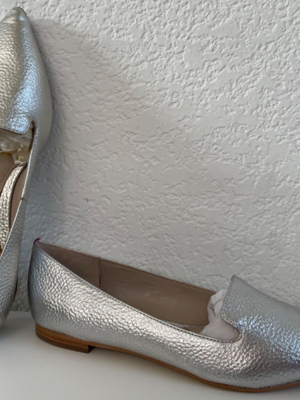NIB Boden Silver Flats size 8.5 - Picture 3 of 9